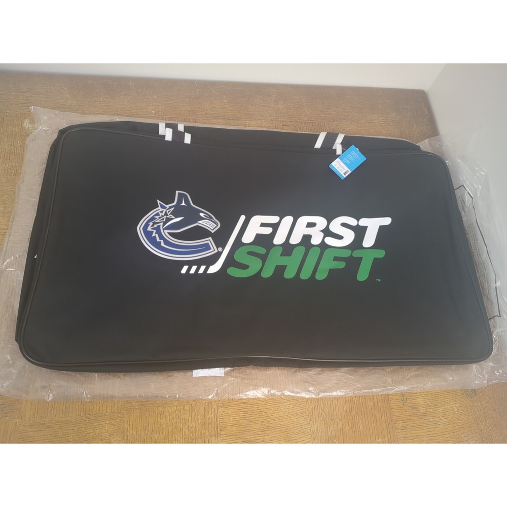 Bauer First Shift TFS Player Carry Bag Medium Black - Vancouver Canucks Logo NEW